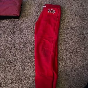 Gap jogging pants
